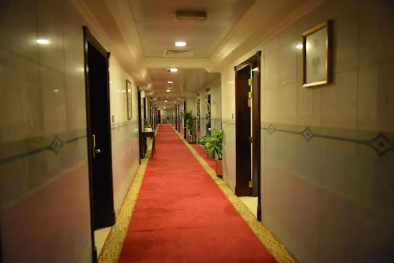 Al Manar Hotel Apartments Dubaj 4*,